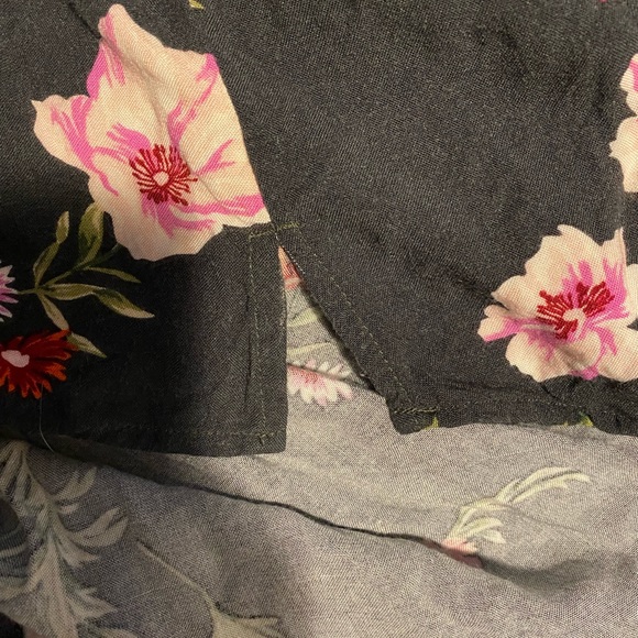 Old navy cami - Picture 5 of 6